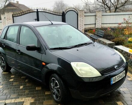 Черный Форд Фиеста, объемом двигателя 1.3 л и пробегом 218 тыс. км за 3900 $, фото 1 на Automoto.ua