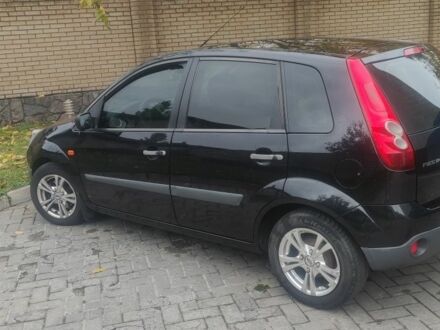 Чорний Форд Фієста, об'ємом двигуна 1.4 л та пробігом 196 тис. км за 4500 $, фото 1 на Automoto.ua