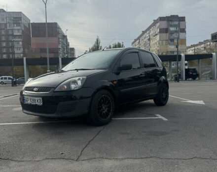 Черный Форд Фиеста, объемом двигателя 1.39 л и пробегом 147 тыс. км за 4200 $, фото 1 на Automoto.ua