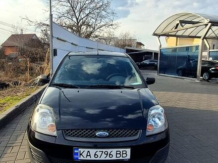 Черный Форд Фиеста, объемом двигателя 1.3 л и пробегом 153 тыс. км за 4200 $, фото 1 на Automoto.ua