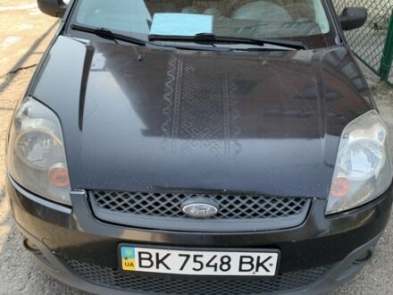 Чорний Форд Фієста, об'ємом двигуна 1.4 л та пробігом 293 тис. км за 3200 $, фото 1 на Automoto.ua