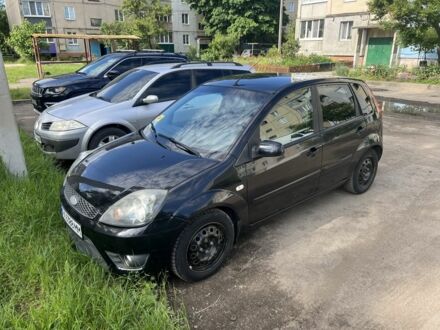 Черный Форд Фиеста, объемом двигателя 1.4 л и пробегом 180 тыс. км за 3500 $, фото 1 на Automoto.ua