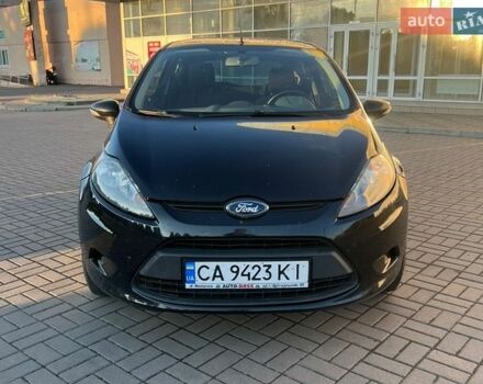 Черный Форд Фиеста, объемом двигателя 1.6 л и пробегом 242 тыс. км за 4800 $, фото 1 на Automoto.ua