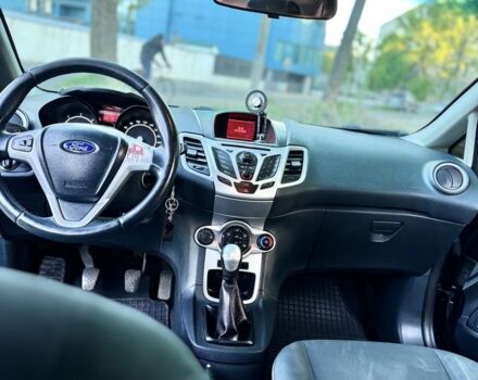 Черный Форд Фиеста, объемом двигателя 1.6 л и пробегом 291 тыс. км за 6450 $, фото 1 на Automoto.ua