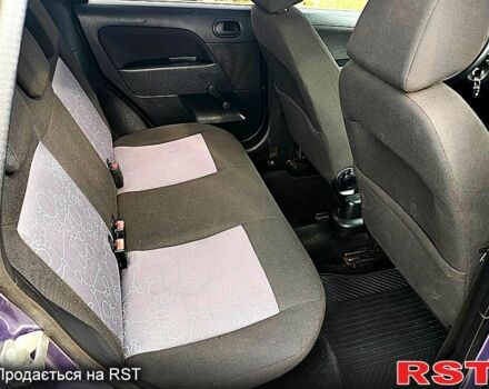 Форд Фиеста 2006 в Сумах на Automoto.ua Фиолетовый Форд Фиеста, объемом двигателя 1.3 л и пробегом 145 тыс. км за 3800 $, фото 6 на Automoto.ua