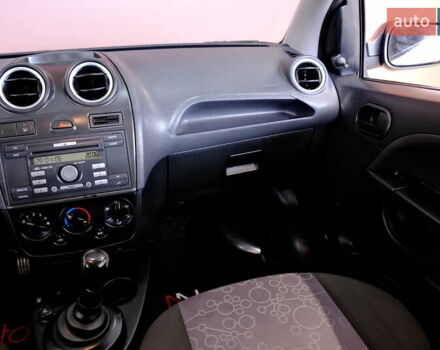 Фиолетовый Форд Фиеста, объемом двигателя 1.4 л и пробегом 144 тыс. км за 4900 $, фото 33 на Automoto.ua