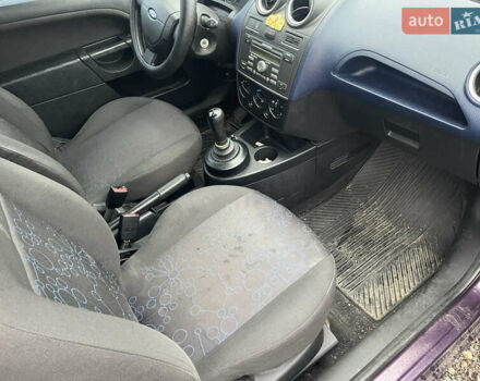 Фиолетовый Форд Фиеста, объемом двигателя 1.4 л и пробегом 210 тыс. км за 2200 $, фото 17 на Automoto.ua