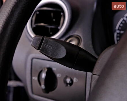 Фиолетовый Форд Фиеста, объемом двигателя 1.4 л и пробегом 144 тыс. км за 4900 $, фото 20 на Automoto.ua