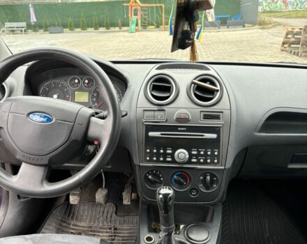 Фиолетовый Форд Фиеста, объемом двигателя 1.3 л и пробегом 220 тыс. км за 3000 $, фото 6 на Automoto.ua