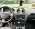 Фиолетовый Форд Фиеста, объемом двигателя 1.3 л и пробегом 220 тыс. км за 3000 $, фото 6 на Automoto.ua