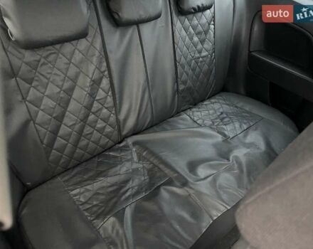 Фиолетовый Форд Фиеста, объемом двигателя 1.4 л и пробегом 250 тыс. км за 2100 $, фото 9 на Automoto.ua