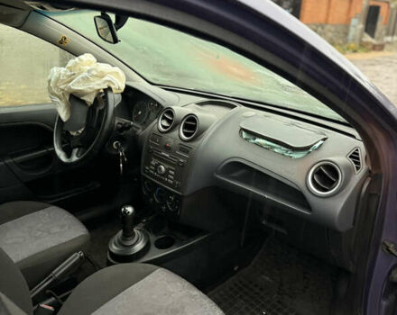 Форд Фиеста 2006 в Запорожье на Automoto.ua Фиолетовый Форд Фиеста, объемом двигателя 1.39 л и пробегом 157 тыс. км за 1800 $, фото 9 на Automoto.ua