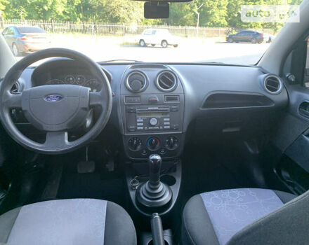 Фіолетовий Форд Фієста, об'ємом двигуна 1.4 л та пробігом 190 тис. км за 4600 $, фото 17 на Automoto.ua