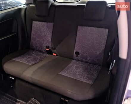 Фиолетовый Форд Фиеста, объемом двигателя 1.4 л и пробегом 144 тыс. км за 4900 $, фото 25 на Automoto.ua