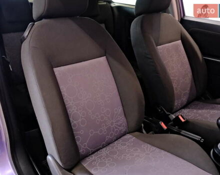 Фиолетовый Форд Фиеста, объемом двигателя 1.4 л и пробегом 144 тыс. км за 4900 $, фото 29 на Automoto.ua