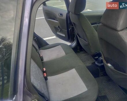 Фиолетовый Форд Фиеста, объемом двигателя 1.24 л и пробегом 218 тыс. км за 4250 $, фото 7 на Automoto.ua