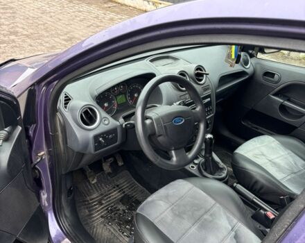 Фиолетовый Форд Фиеста, объемом двигателя 1.3 л и пробегом 220 тыс. км за 3000 $, фото 5 на Automoto.ua