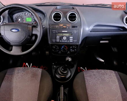 Фиолетовый Форд Фиеста, объемом двигателя 1.4 л и пробегом 144 тыс. км за 4900 $, фото 31 на Automoto.ua