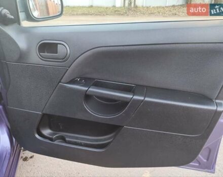 Фиолетовый Форд Фиеста, объемом двигателя 1.4 л и пробегом 230 тыс. км за 4300 $, фото 9 на Automoto.ua