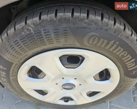 Фиолетовый Форд Фиеста, объемом двигателя 1.4 л и пробегом 142 тыс. км за 5100 $, фото 14 на Automoto.ua