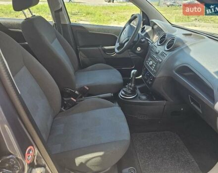 Фиолетовый Форд Фиеста, объемом двигателя 1.4 л и пробегом 142 тыс. км за 5100 $, фото 25 на Automoto.ua