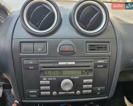 Фиолетовый Форд Фиеста, объемом двигателя 1.4 л и пробегом 142 тыс. км за 5100 $, фото 33 на Automoto.ua