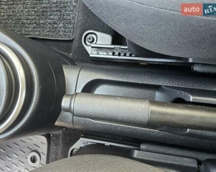 Фиолетовый Форд Фиеста, объемом двигателя 1.4 л и пробегом 142 тыс. км за 5100 $, фото 34 на Automoto.ua