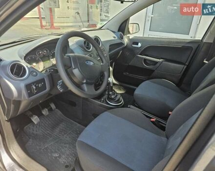 Фиолетовый Форд Фиеста, объемом двигателя 1.4 л и пробегом 142 тыс. км за 5100 $, фото 15 на Automoto.ua