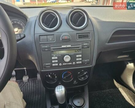 Фиолетовый Форд Фиеста, объемом двигателя 1.4 л и пробегом 142 тыс. км за 5100 $, фото 37 на Automoto.ua