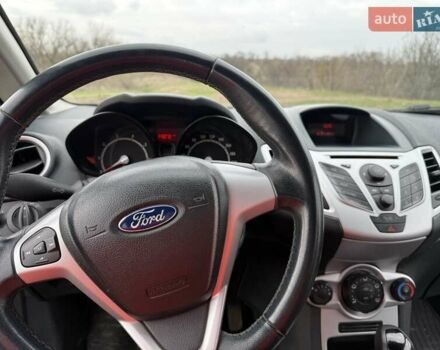 Фиолетовый Форд Фиеста, объемом двигателя 1.39 л и пробегом 145 тыс. км за 7300 $, фото 7 на Automoto.ua