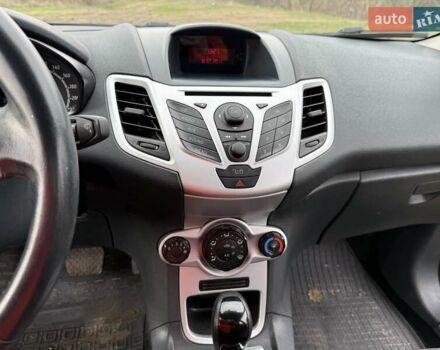 Фиолетовый Форд Фиеста, объемом двигателя 1.39 л и пробегом 145 тыс. км за 7300 $, фото 8 на Automoto.ua