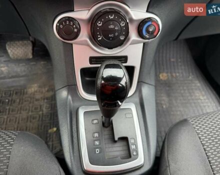 Фиолетовый Форд Фиеста, объемом двигателя 1.39 л и пробегом 145 тыс. км за 7300 $, фото 12 на Automoto.ua