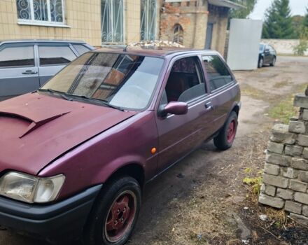 Фіолетовий Форд Фієста, об'ємом двигуна 1.3 л та пробігом 100 тис. км за 721 $, фото 2 на Automoto.ua