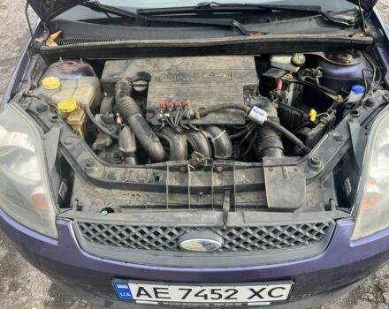 Форд Фиеста 2006 в Кривом Роге на Automoto.ua Фиолетовый Форд Фиеста, объемом двигателя 1.4 л и пробегом 300 тыс. км за 1300 $, фото 1 на Automoto.ua