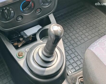 Коричневый Форд Фиеста, объемом двигателя 3.7 л и пробегом 157 тыс. км за 4990 $, фото 17 на Automoto.ua