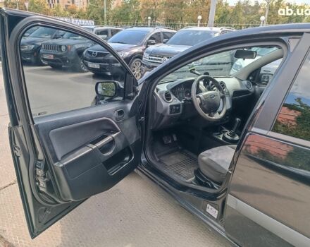 Коричневый Форд Фиеста, объемом двигателя 3.7 л и пробегом 157 тыс. км за 4990 $, фото 11 на Automoto.ua