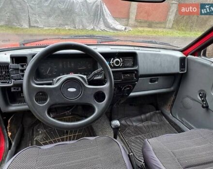 Красный Форд Фиеста, объемом двигателя 1.3 л и пробегом 300 тыс. км за 663 $, фото 3 на Automoto.ua