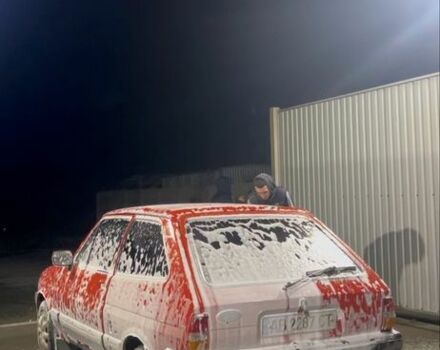 Червоний Форд Фієста, об'ємом двигуна 1.1 л та пробігом 450 тис. км за 529 $, фото 2 на Automoto.ua