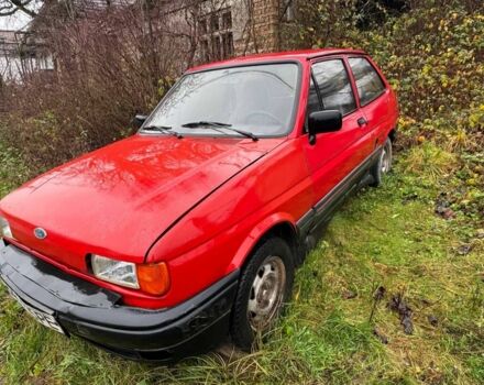 Красный Форд Фиеста, объемом двигателя 1.3 л и пробегом 300 тыс. км за 663 $, фото 1 на Automoto.ua