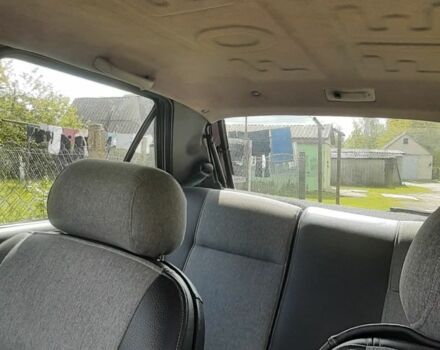 Красный Форд Фиеста, объемом двигателя 1.4 л и пробегом 200 тыс. км за 1100 $, фото 3 на Automoto.ua