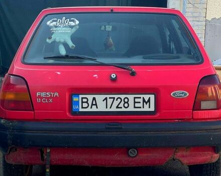 Червоний Форд Фієста, об'ємом двигуна 1.1 л та пробігом 0 тис. км за 1000 $, фото 1 на Automoto.ua