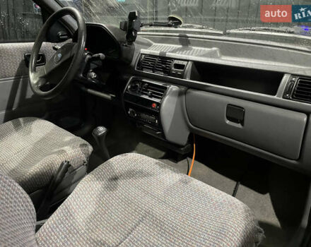 Красный Форд Фиеста, объемом двигателя 1.1 л и пробегом 300 тыс. км за 1100 $, фото 16 на Automoto.ua