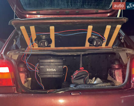 Красный Форд Фиеста, объемом двигателя 1.1 л и пробегом 300 тыс. км за 1100 $, фото 9 на Automoto.ua