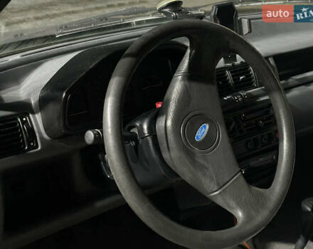 Красный Форд Фиеста, объемом двигателя 1.1 л и пробегом 300 тыс. км за 1100 $, фото 11 на Automoto.ua