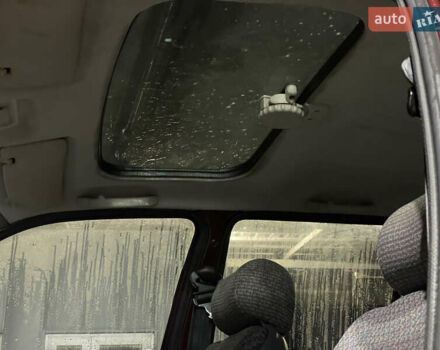 Красный Форд Фиеста, объемом двигателя 1.1 л и пробегом 300 тыс. км за 1100 $, фото 17 на Automoto.ua