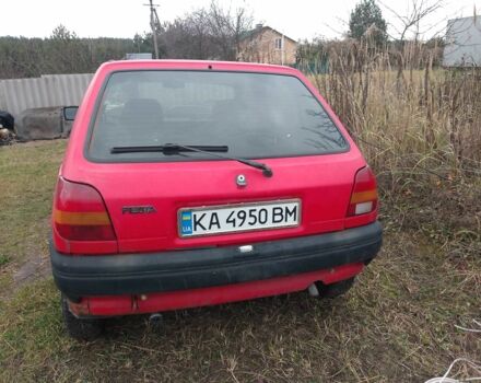 Красный Форд Фиеста, объемом двигателя 1.2 л и пробегом 3 тыс. км за 1000 $, фото 2 на Automoto.ua