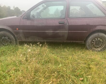 Форд Фієста 1992 у Рожнятове на Automoto.ua Червоний Форд Фієста, об'ємом двигуна 1.1 л та пробігом 156 тис. км за 650 $, фото 6 на Automoto.ua