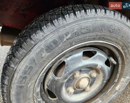 Красный Форд Фиеста, объемом двигателя 1.1 л и пробегом 358 тыс. км за 650 $, фото 10 на Automoto.ua