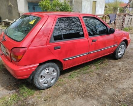 Красный Форд Фиеста, объемом двигателя 0 л и пробегом 300 тыс. км за 1300 $, фото 3 на Automoto.ua