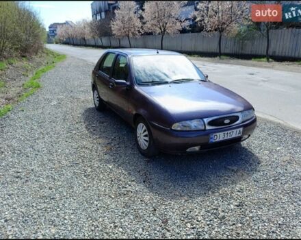 Красный Форд Фиеста, объемом двигателя 1.8 л и пробегом 236 тыс. км за 1500 $, фото 9 на Automoto.ua
